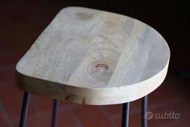 Sgabello in ferro e legno naturale massello