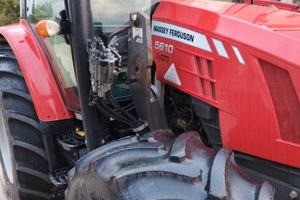 Massey Ferguson 5610 