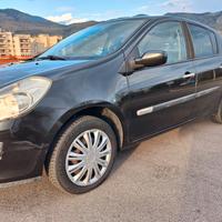 Auto renault clio