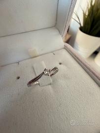 Anello solitario