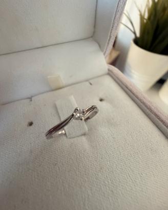 Anello solitario