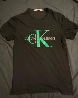 t-shirt calvin klein