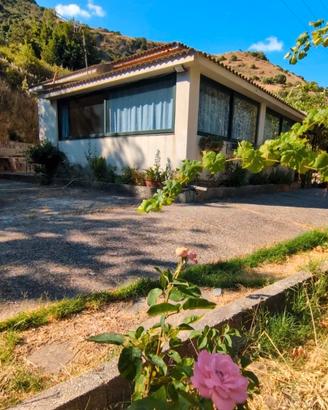Valle dei Mulini casa con terreno - contesto unico