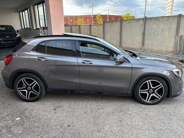MERCEDES Classe GLA 200 d Automatic 4Matic Premium