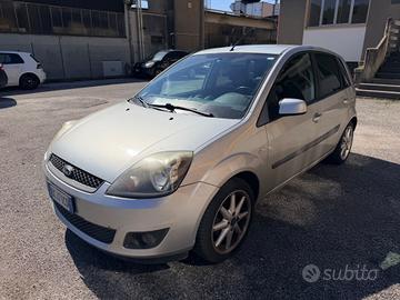 Ford Fiesta 1.4 TDCi 75cv Neopatentati