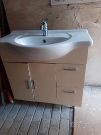  lavabo e letti singoli