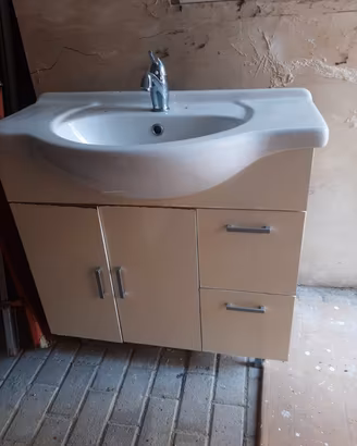  lavabo e letti singoli