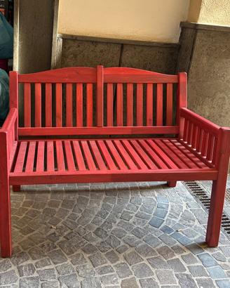 Panchina in legno color rosso