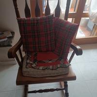 Sedia/ Poltrona a dondolo vintage in legno