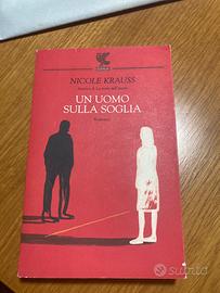 Un uomo sulla soglia
