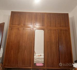 Armadio di legno 5 ante