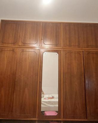Armadio di legno 5 ante