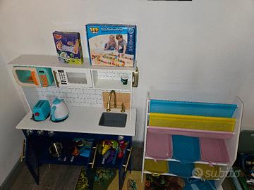 cucina per bambini con porta libri o giocattoli 