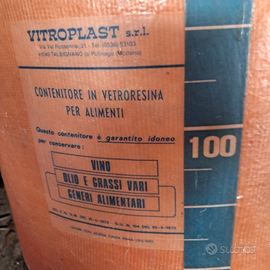 Contenitore in vetroresina