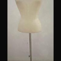 Manichino in vetroresina donna