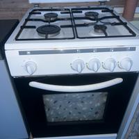 Cucina con forno