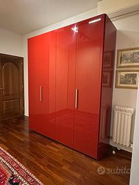 Armadio moderno laccato lucido