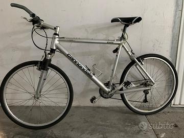 Bicicletta Cannondale mountainbike