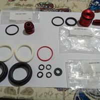 Kit Revisione Forcella Rockshox Lyrik/Pike 