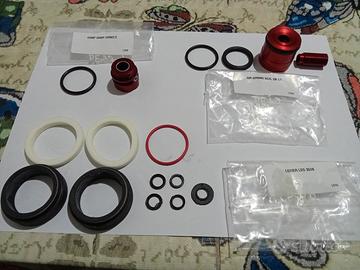 Kit Revisione Forcella Rockshox Lyrik/Pike 