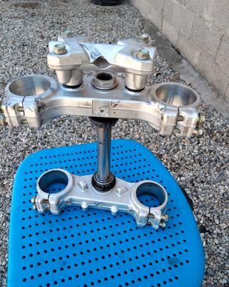 Husqvarna sm 610 2008 piastre sterzo