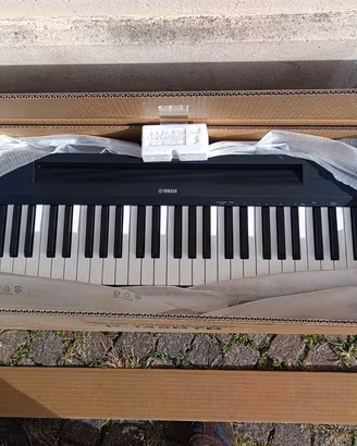 PIANOLA /PIANOFORTE DIGITALE YAMAHA P – 145BT NUOV
