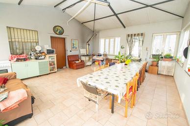 CASA INDIPENDENTE A LEINÌ