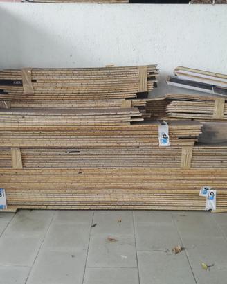 Palchetto in legno + battiscopa in legno