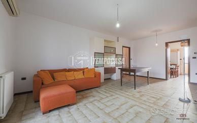 AMPIO 5 LOCALI CON ASCENSORE