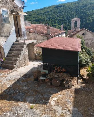 Casa rustica parzialmente da ristrutturare