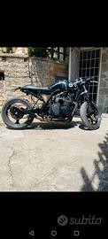 Kawasaki ZR7 Café Racer