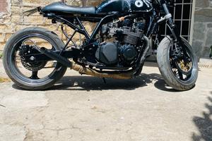 Kawasaki ZR7 Café Racer