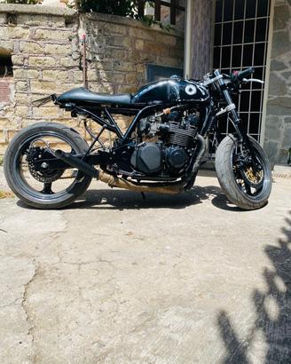 Kawasaki ZR7 Café Racer