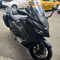 Yamaha tmax 560