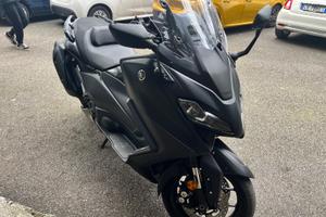 Yamaha tmax 560