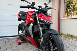 Ducati Streetfighter V2