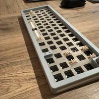 Tastiera meccanica 65% layout internazionald