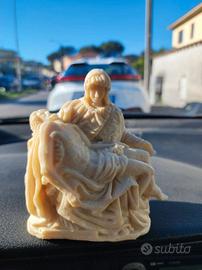 statua la pieta circa 50 pezzi in blocco