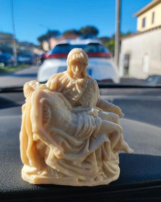 statua la pieta circa 50 pezzi in blocco