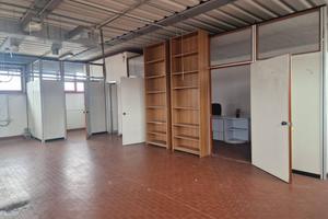 Immobile di 183 m² con 1 locale a Scandicci