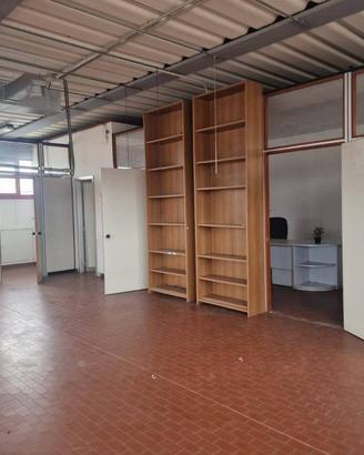 Immobile di 183 m² con 1 locale a Scandicci