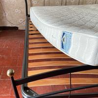 Letto matrimoniale e materasso
