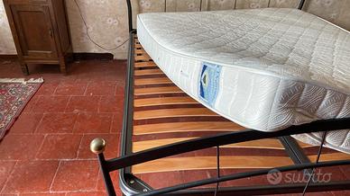 Letto matrimoniale e materasso