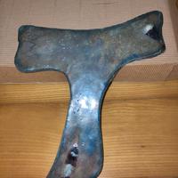 Croce tau in ceramica raku