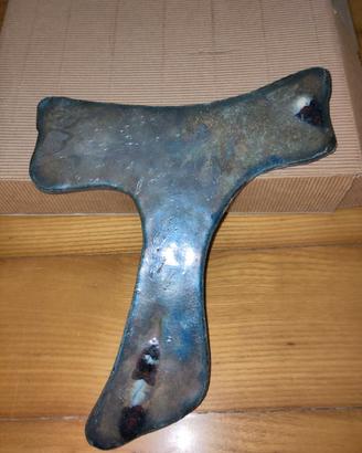 Croce tau in ceramica raku