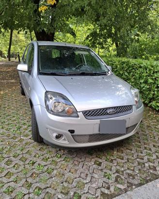 Ford Fiesta 1.4 TDCi 68 CV T Diesel-5 porte –Euro4
