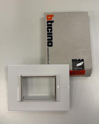 Placca bticino axolute HA4803BG