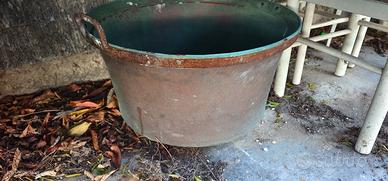 Antico Calderone in Rame Massiccio Ideale per Arre