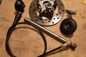 Pezzi vari NRG. Mozzo a disco piaggio, gilera