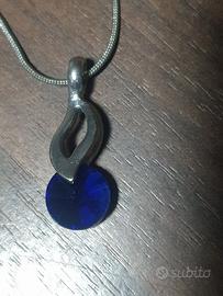collana con pendente pietra blu (bigiotteria)